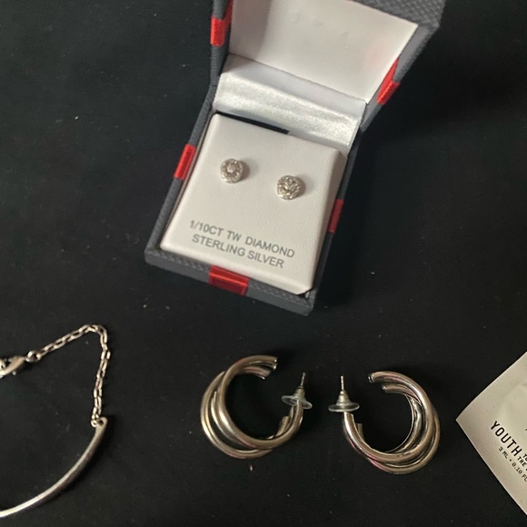 Jewelry Lot - Picture 3 of 3